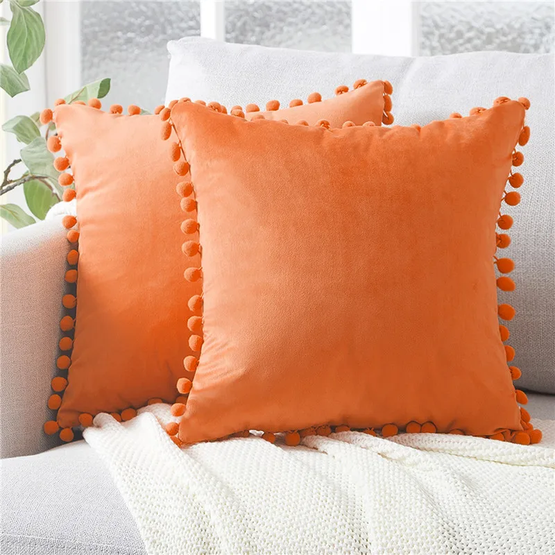 Наволочка для диванной подушки оранжевая мягкая бархатная с шариками