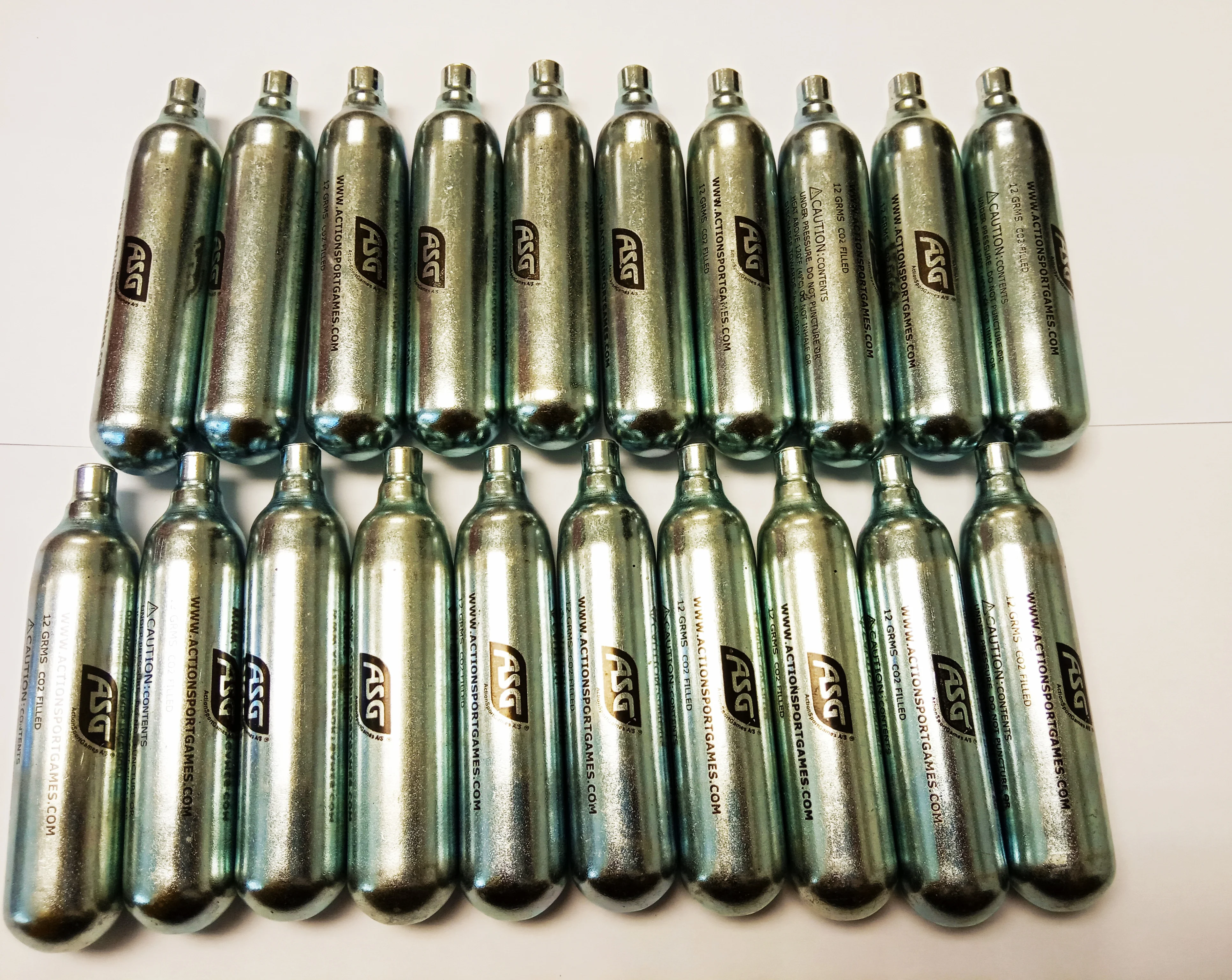 

50 x Bombonas de CO2 de Alto Rendimiento | Capsulas de Aire comprimido con Cargas de 12 gr para Armas de Airsoft envos 24-48 h