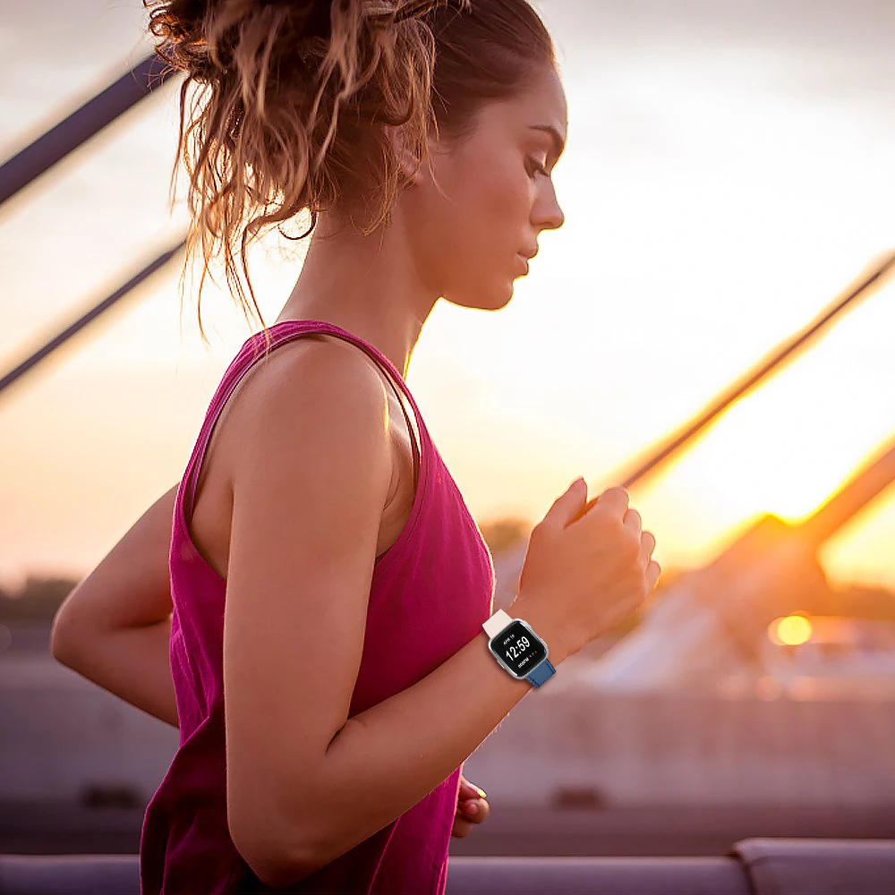 OULUCCI кожаный ремешок для наручных часов для Fitbit Versa Ремешок Браслет ремень для Fitbit Versa Браслет Смарт часы