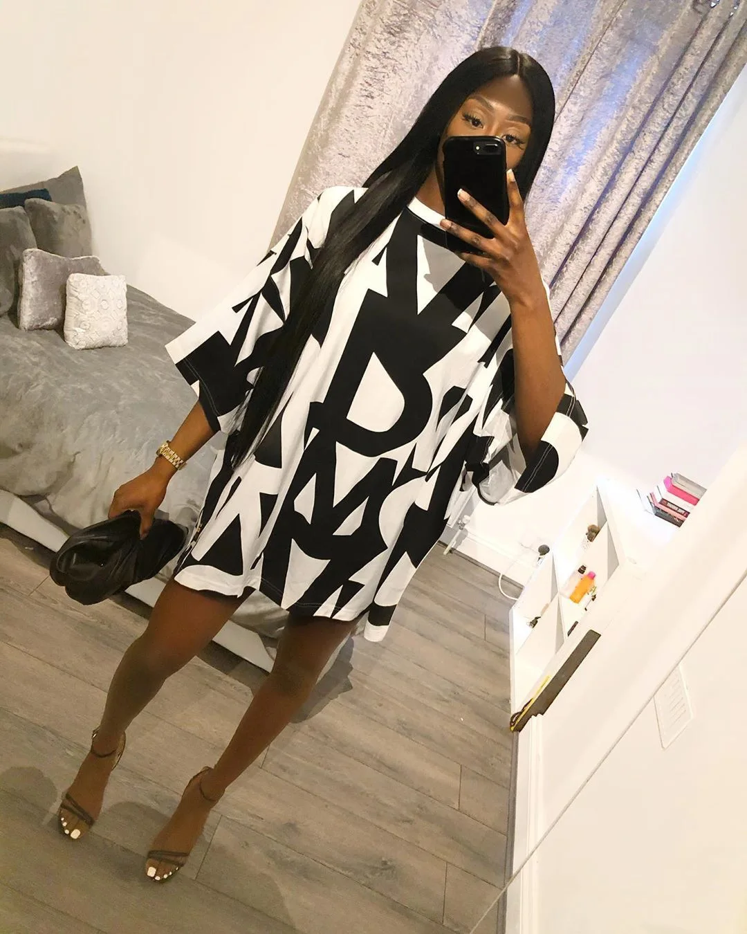 

ChocoMist Dresses Casual Loose Letter Print Midi Dress HT6028