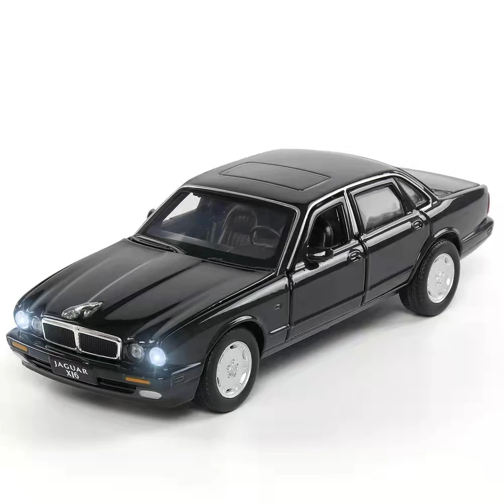 

Модель автомобиля Jaguar XJ6 1:32, модель из сплава, шестидверная игрушка с открытым звуком светильник, Контроль силы, коллекция подарков