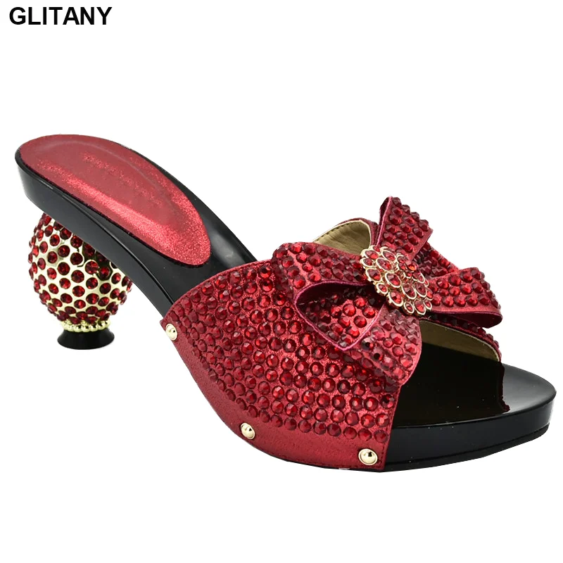 Модная итальянская обувь Женские летние туфли на высоком каблуке Босоножки в нигерийском стиле вечерние
