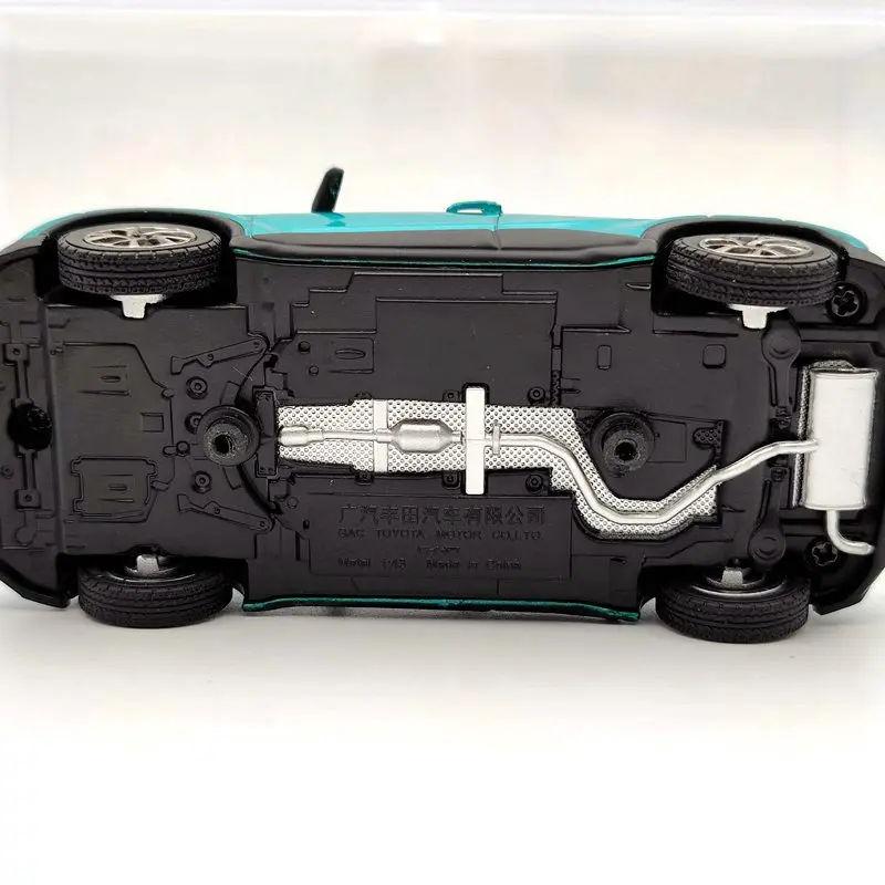 

1/43 For T~ota C-HR chr SUV Green Diecast Models Car Limited Collection Auto Toys Gift