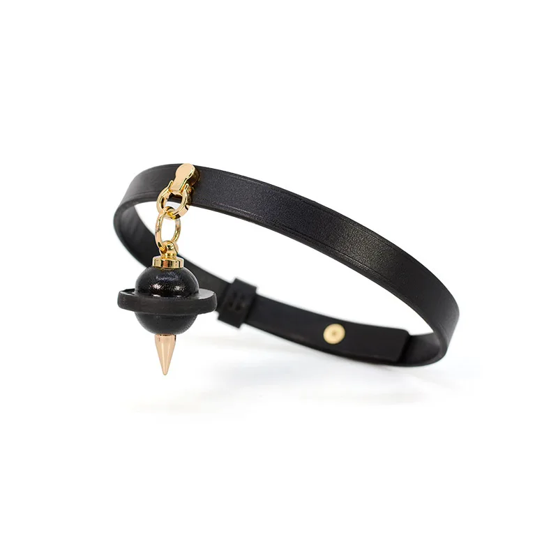 

Ошейник из искусственной кожи с заклепками и кольцом