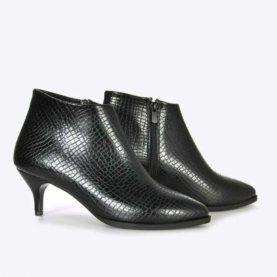 

Women Boots Mink Shoes Women Black Crocodile Boots Vzn20-063K