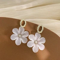 xiyanike exaggerated blooming flower dangle earrings white plant resin summer earrings womens temperament ear 2020 new jewelry