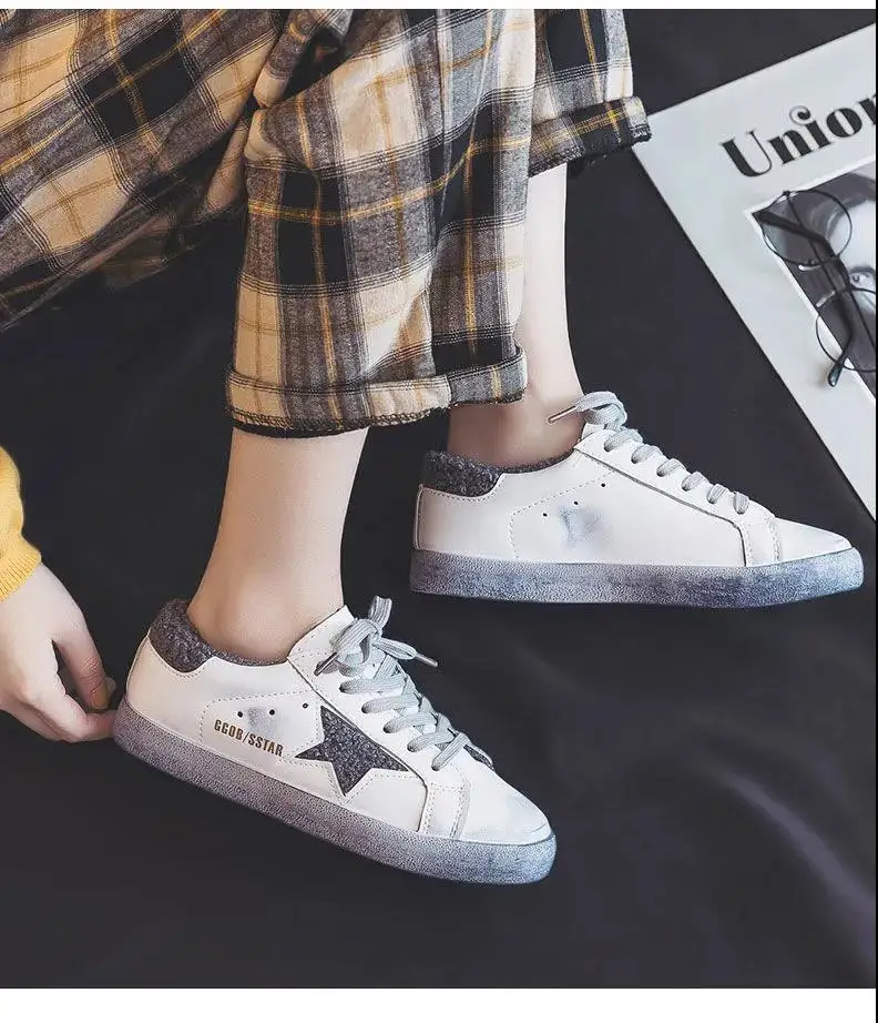 

White Shoes Female 2020 Spring Models Leisure Wild Shoes Reflective Red zang zang xie Explosion Flat Lace-up Sneakers Women