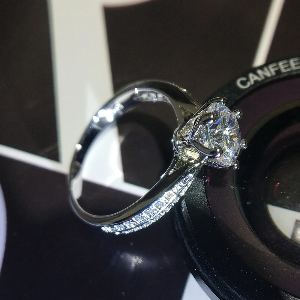 925 стерлингового серебра с покрытием из 1.0ct 6 5 мм AAAAA синтетический фианит