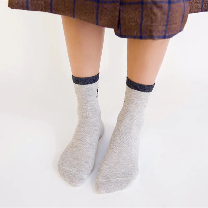 5 Pairs Hot Sale Cartoon Animal Kawaii Cat Embroidery Cotton Women Sock Comfortable Soft Spring Autumn Winter Fashion Crew Socks