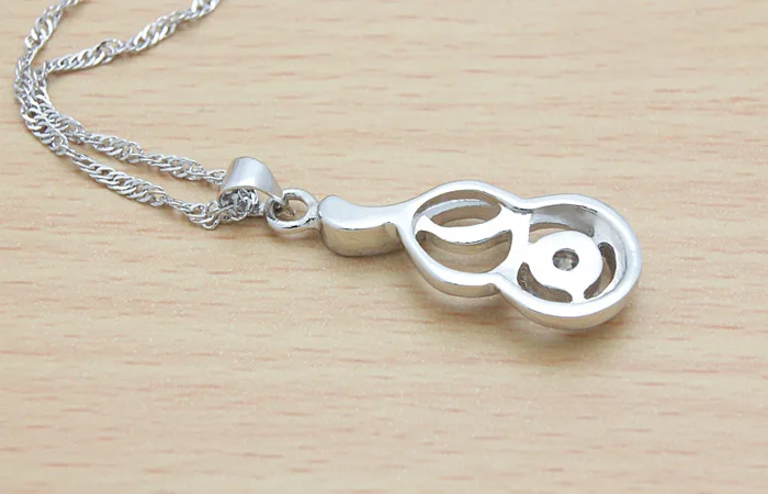 Новое ожерелье серебряного цвета Женская мода инкрустированный цирконом Кулон