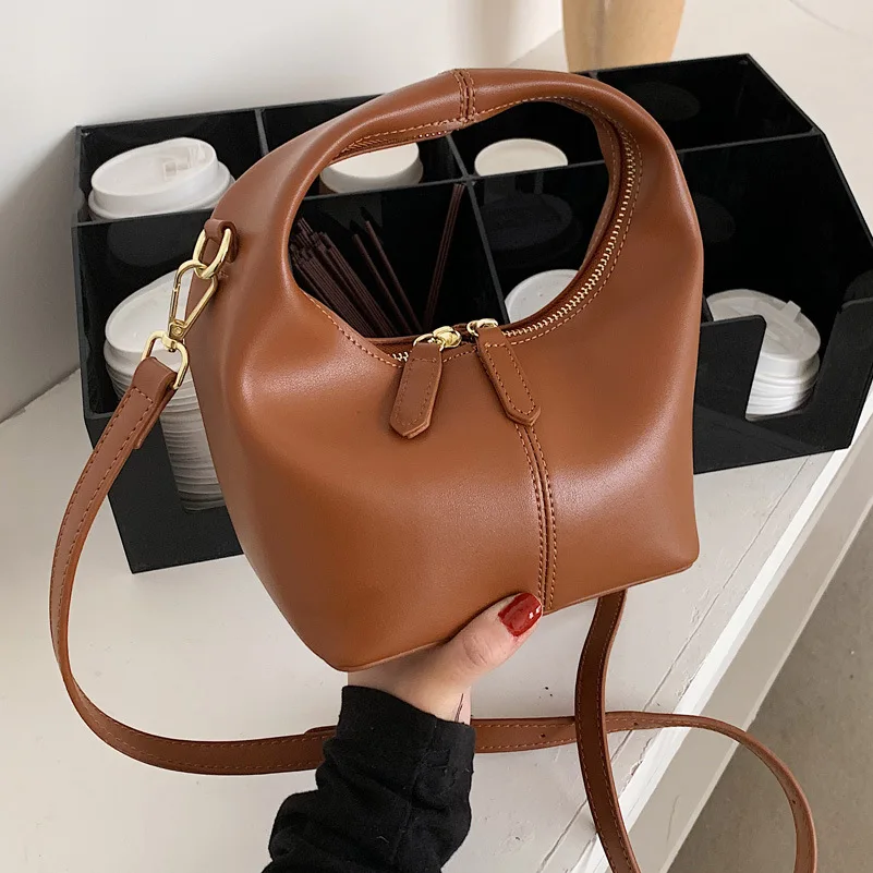

2021 New Trendy Fashion Ladies Simple Handbag High-quality Net Red Hand-carrying One-shoulder Messenger Bag High-end Niche Bag