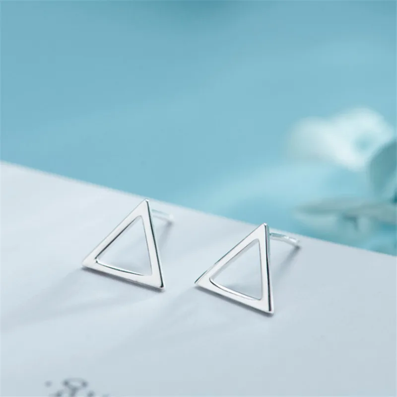 

Girls Fashion Cute Geometric Triangle Earrings Super Mini Womne Minimalist Niche Earrings Korean Style Students Sisters Earrings
