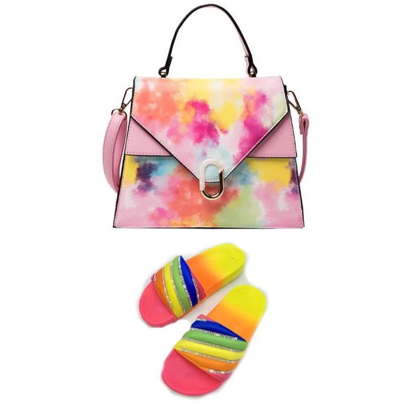 

Шлепанцы женские на плоской подошве, элегантные сандалии с открытым носком, комплект с кошельком, тапки и сумки, 2021