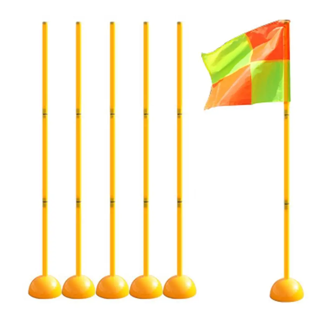 

Футбольный флаг вокруг сваи, футбольная тренировочная база, футбольный гол, флаг, флаг, тренировочное оборудование