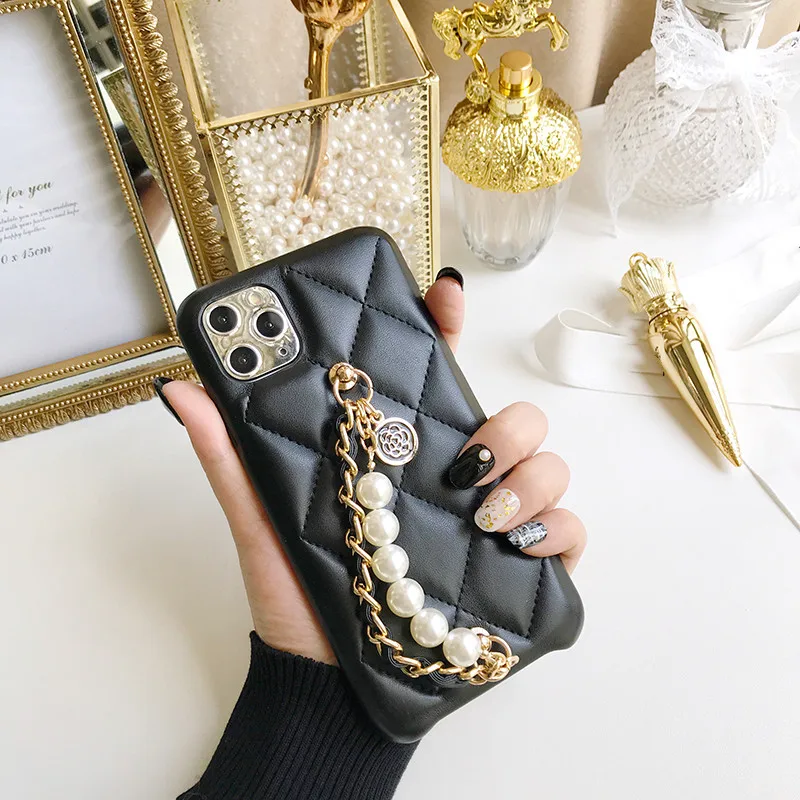 Pearl Leather Wrist Chain Hand Strap Flower Pendant Lambskin Case Cover For Iphone 14 13 12 Mini 11 Pro XS Max XR X 8 7 Plus