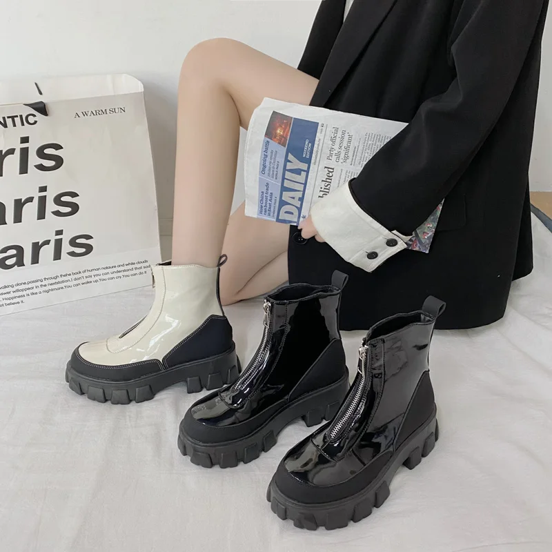 

Спортивная обувь