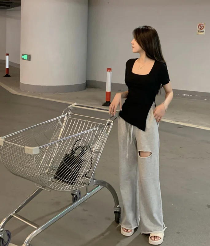 Женская летняя футболка с коротким рукавом и квадратным вырезом |