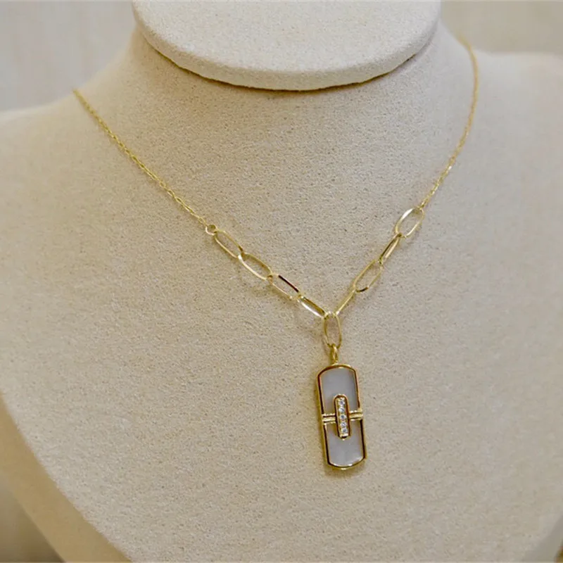 

18K Solid Yellow Real Gold Jewelry(AU750) Women Fritillaria Diamond Necklace Paper Clip Fashion Simplicity Wedding Pendant Lady