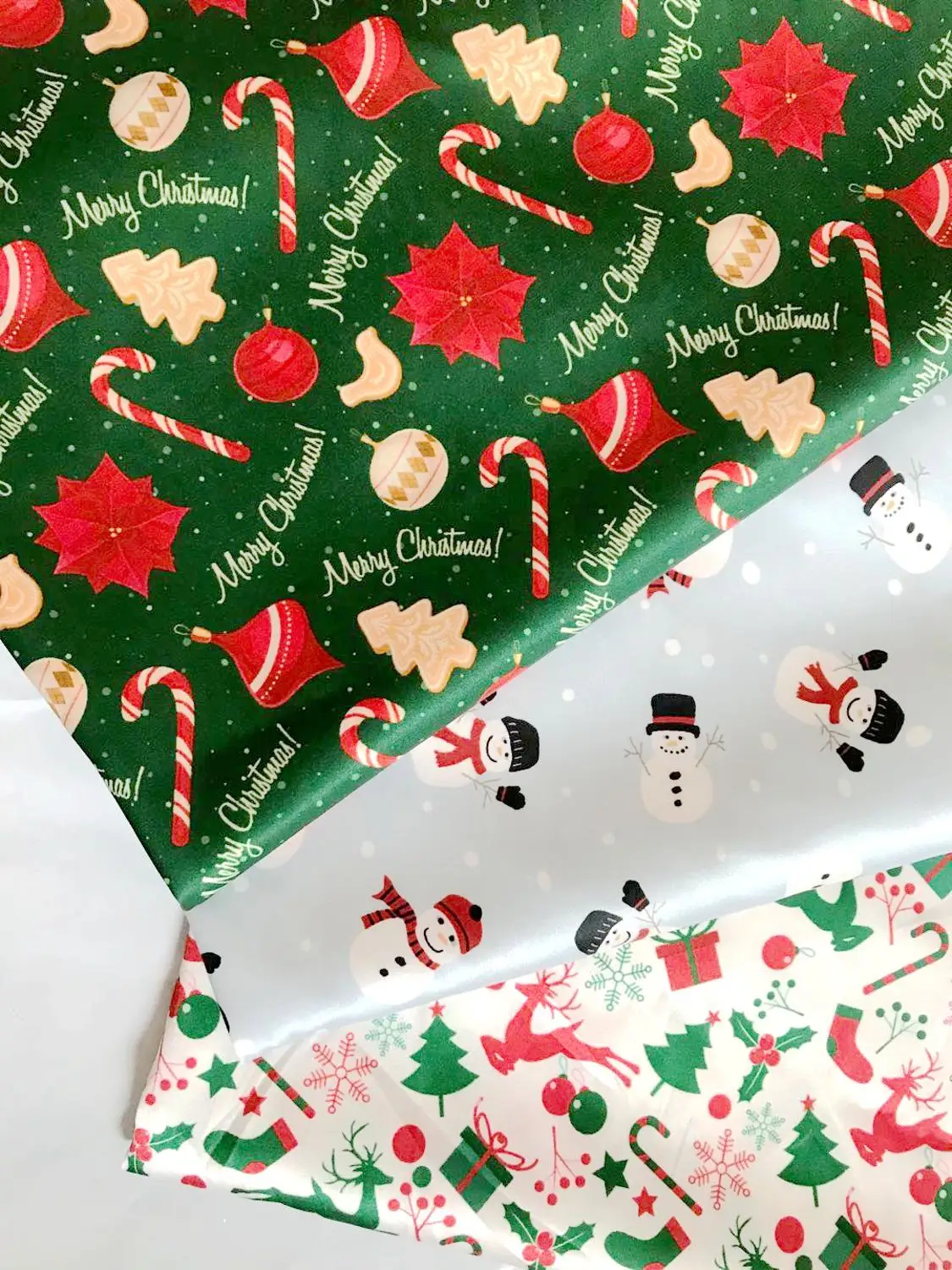 

Новый халат, атласная ткань, высокое качество, полиэфирная ткань с принтом, Рождественский узор, зеленый для шарфа, платья, пижамы, подарок