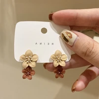 xiyanike wholesale acrylic flower drop earrings 2021 trend elegant earrings for women party gift fashion jewelry brinco %d1%81%d0%b5%d1%80%d1%8c%d0%b3%d0%b8