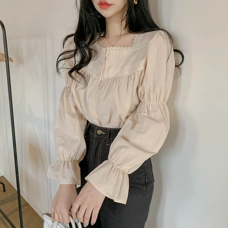 

Korea Women lace Tops Autumn Retro palace Stitching Square collar Casual Flare sleeve Women blouse blusa feminina