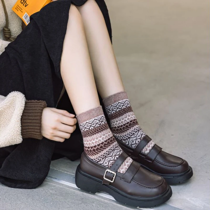3 Pair Thicken Long Winter Socks Women Vintage Harajuku Cute Keep Warm Cycling Socks Pack New Fashion Girl Style Calcetas Mujer