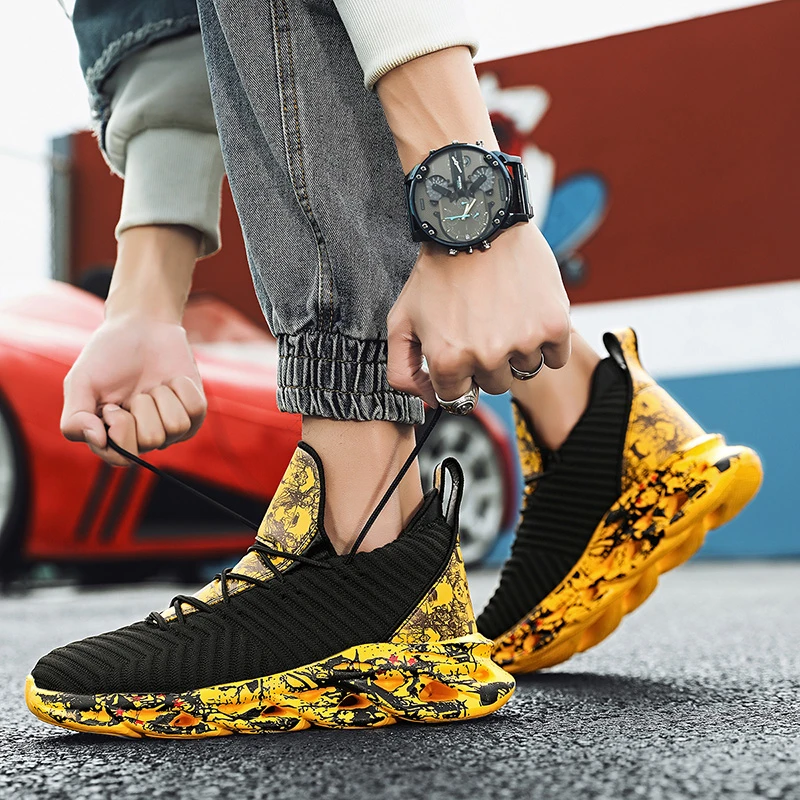 

Men Graffiti Sports Casual Shoes Lace-Up Big Size Yellow Men's Sneakers Mid-top Light Breathable Running Shoes 2021 New Arrival