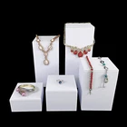 Чисто белый PU витрина для демонстрации ювелирных изделий, витрина, серьги, ожерелье, часы, дисплей, держатель, квадратный столбец, косметический стенд для демонстрации