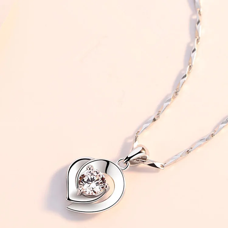 

Женский комплект из колье и серёг, серебро 925 пробы