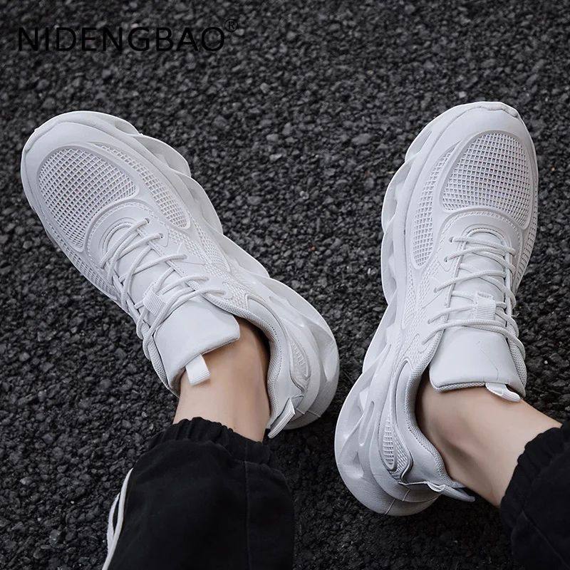 Men's Sneakers Mesh Breathable Comfortable Outdoor Walking Jogging Running Sports Shoes Plus Velvet Warm Male Casual Tennis Shoe