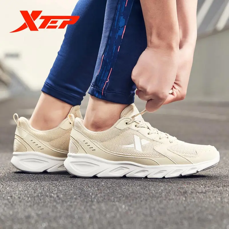 Женские беговые кроссовки Xtep однотонная спортивная обувь на шнуровке женские