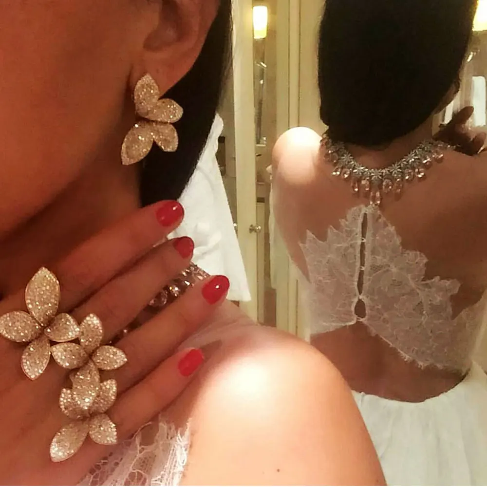 

Женские серьги-гвоздики из серебра 925 пробы, с фианитом