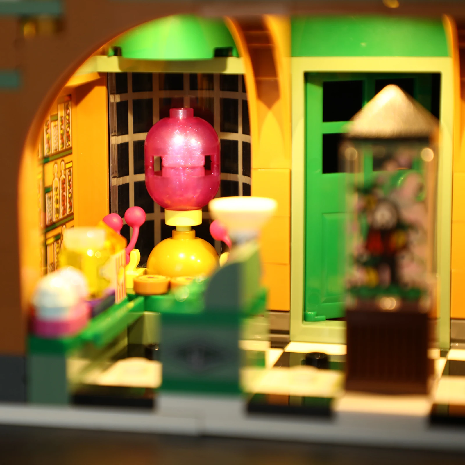 Набор строительных блоков со светодиодной подсветкой для деревни 76388 (не входит в