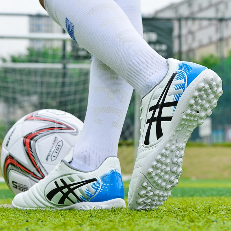 

Men's Soccer Shoes Teenager Breathable Soft Size 35-45 Sneakers Kids Grass Training Sports Shoes FG / TF Antiskid Football Boots