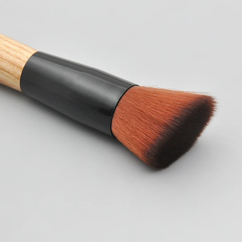 Кисть для макияжа с деревянной ручкой блендер плоским верхом и полным покрытием