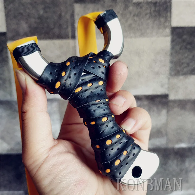 

Hot sale new high quality stainless steel slingshot with rubber band outdoor fine shooting tirachinas slingshot 2020 new