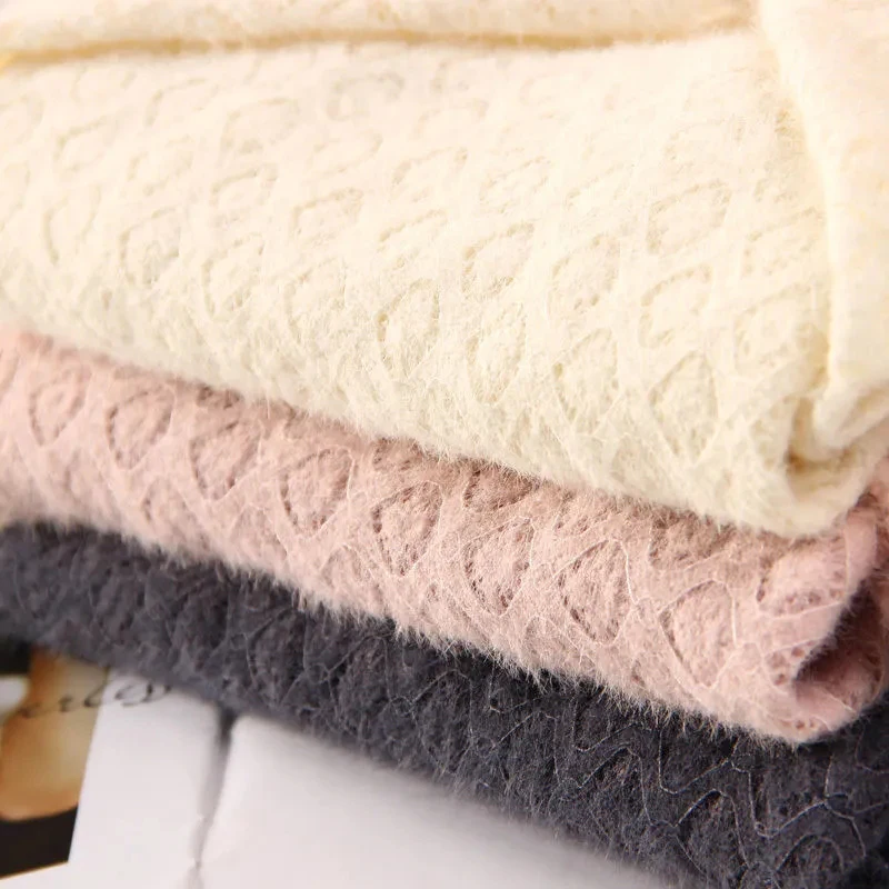 Женский бархатный пуловер с длинным рукавом утепленный кружевной высоким