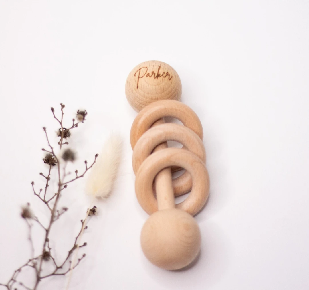 Купи Wooden Baby Toy Personalized Baby Rattle with Name Engraved Custom Newborn Gift Baby Keepsake Christening Gift Wood Teether за 299 рублей в магазине AliExpress