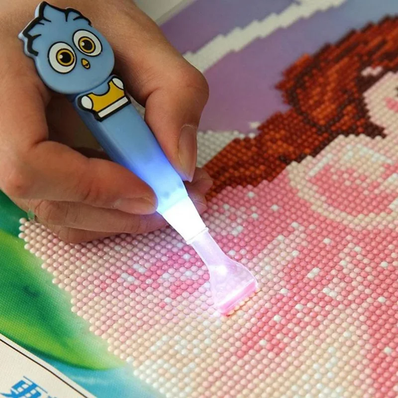 

2 pcs Glowing Cartoon Drill Pen DIY Diamonds Painting Diamond Painting Cross Stitch 1-6 drill