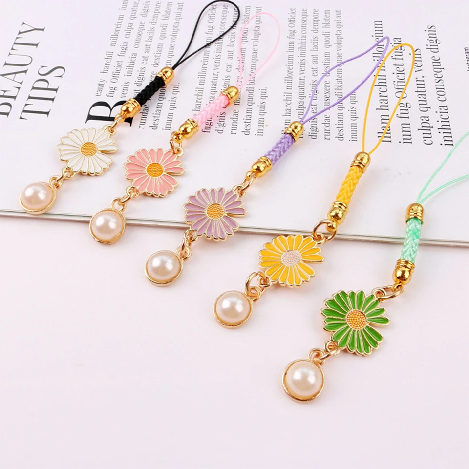 

Cute Keychains Car Keys Key Chain Bag Decor Luxury Pearl Daisy Flower Pendent Charms for Airpods for Samsung Buds for Airdots