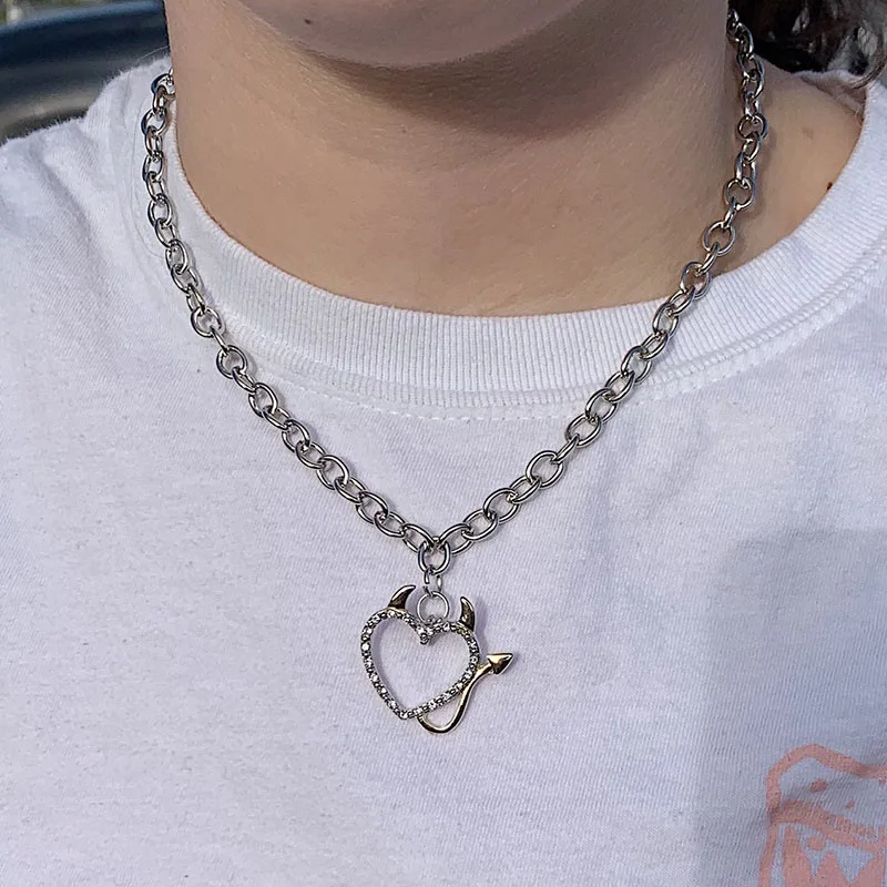

Harajuku Hollow Out Heart Metal Pendant Necklace For Women Crystal Punk Cool Party Vintage Choker Necklace Fashion Jewelry New