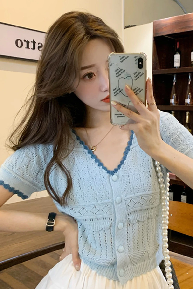 

Blue Knitted short-sleeved T-shirt women V-neck tops
