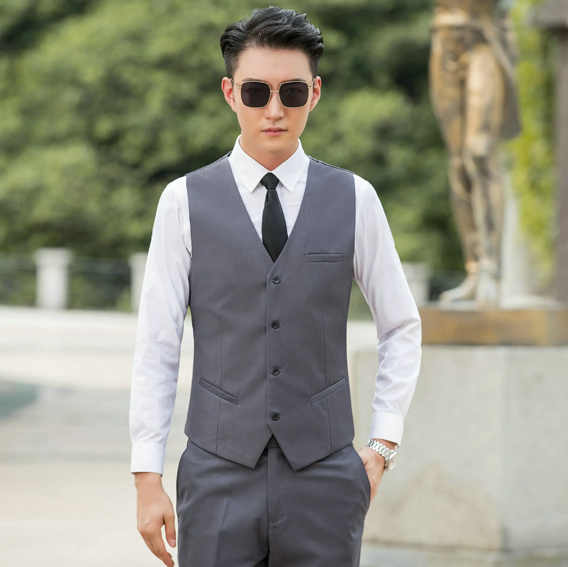 

2021 Men's Suit Vest Spring and Summer New Bridegroom Wedding Clothes Slim Fit Business Professional Tailored Suit Vest