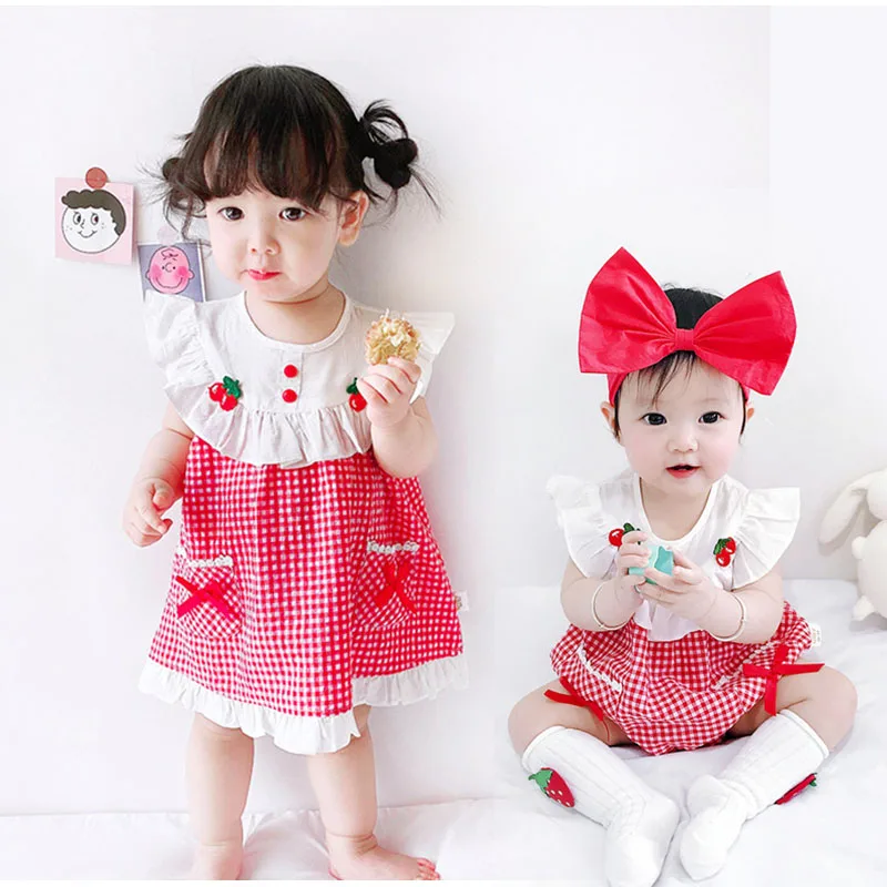 Одежда для маленьких девочек Летние комбинезоны с вышивкой клубники Одинаковая