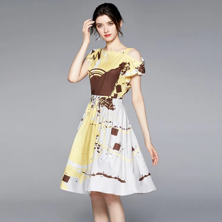 

Summer 2021 New Ladies Temperament Printed Short-sleeved Dress Women's Mid-length Princess Dress with Waist and Slimming M-2XL