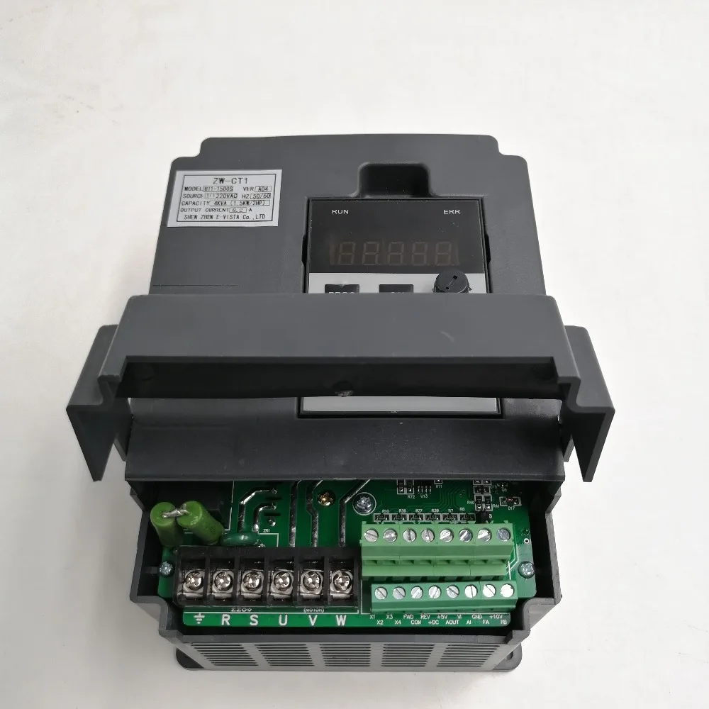 Частотный преобразователь VFD ZW-CT1 инвертор 1.5 кВт/2.2 кВт/4 кВт однофазный 220 В вход и