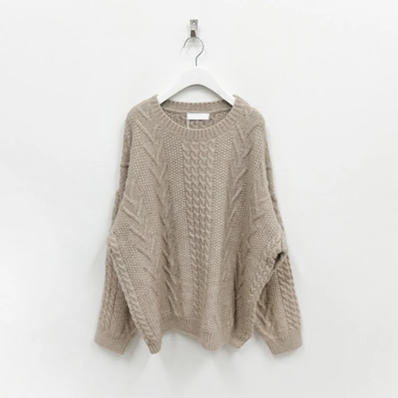 

Han Guodong door ins senior windshield mouth hot mocha brown loose twist round collar wool sweater