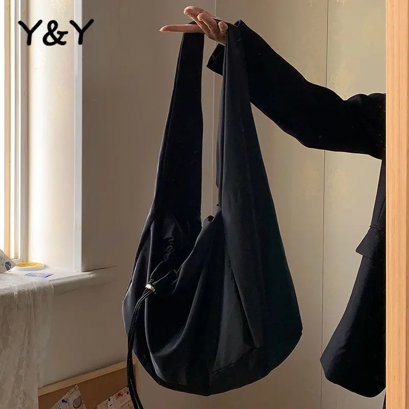 

Y&Y Black Drawstring Crossbody Bags Nylon Cloth Large Bags Shoulder Bags Female Simple Niche Design Minimalist Women Men