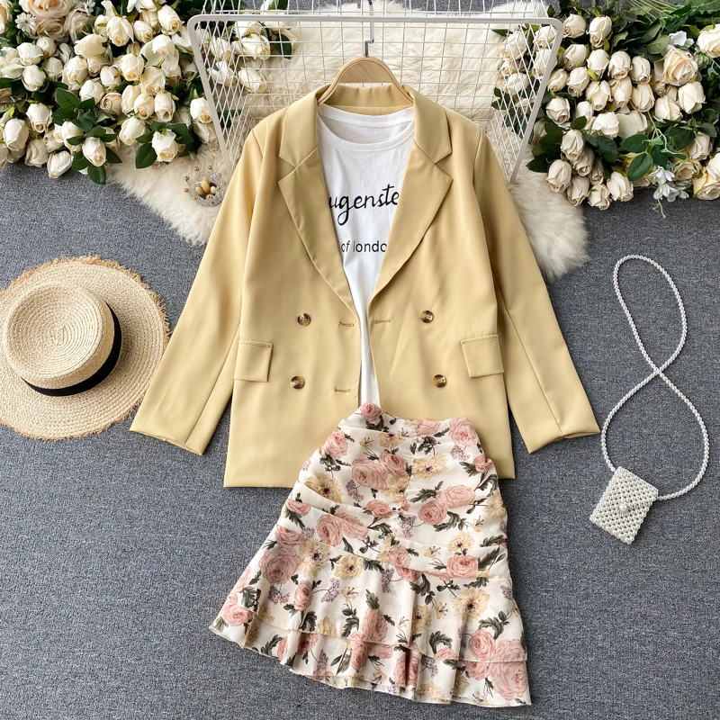 

Net red set three-piece casual round neck T-shirt top clothes car color suit jacket print lotus leaf skirt tide