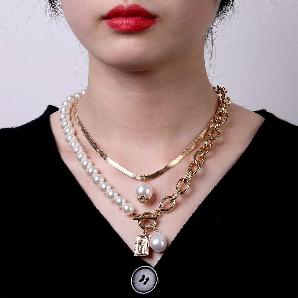 

HAIMAITONG Fashion Pearls Geometric Pendants Necklaces For Women Gold Metal Snake Chain Necklace New Design Jewelry Gift